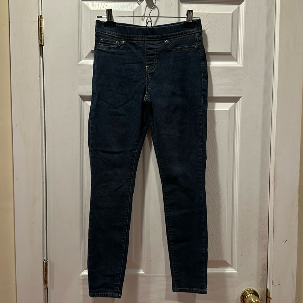 Levi Strauss pull on skinny jeans